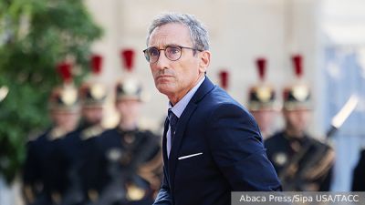 В мире: Соратник Макрона стал объектом для мести США